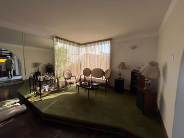 SE VENDE CASA PUERTA CALLE EN LA MOLINA VIEJA