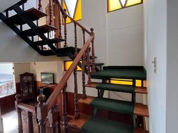 SE VENDE CASA PUERTA CALLE EN LA MOLINA VIEJA