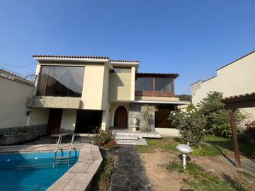 SE VENDE CASA PUERTA CALLE EN LA MOLINA VIEJA