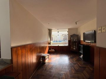SE VENDE CASA PUERTA CALLE EN LA MOLINA VIEJA