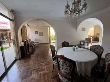 SE VENDE CASA PUERTA CALLE EN LA MOLINA VIEJA