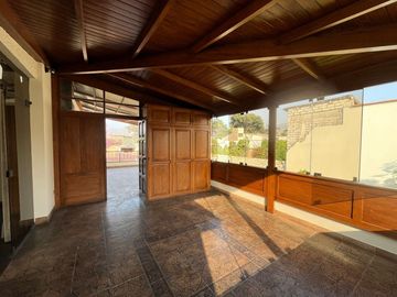 SE VENDE CASA PUERTA CALLE EN LA MOLINA VIEJA