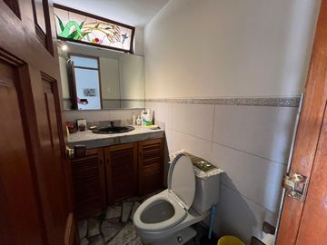 SE VENDE CASA PUERTA CALLE EN LA MOLINA VIEJA
