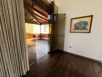 SE VENDE CASA PUERTA CALLE EN LA MOLINA VIEJA