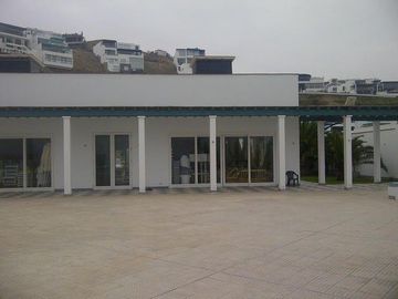 Venta de terreno en playa Las Lomas con vista al mar