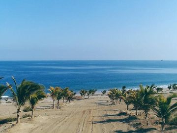Se vende Lote de Playa en primera fila en esquina en El Ñuro