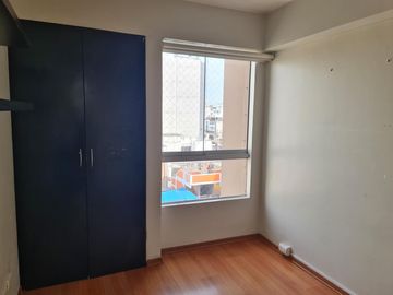 SE ALQUILA DEPARTAMENTO A 5 CUADRAS DEL MALECON EN MIRAFLORES Y A PASOS DE LA ZONA DE PARQUES