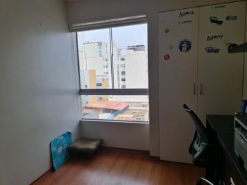 SE ALQUILA DEPARTAMENTO A 5 CUADRAS DEL MALECON EN MIRAFLORES Y A PASOS DE LA ZONA DE PARQUES