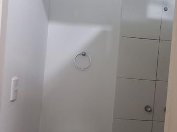 SE ALQUILA DEPARTAMENTO A 5 CUADRAS DEL MALECON EN MIRAFLORES Y A PASOS DE LA ZONA DE PARQUES