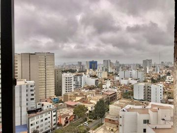 Se alquila mini departamento en zona exclusiva de Urb. San Felipe cerca a Parques