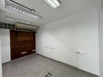 SE ALQUILA PEQUEÑO EDIFICIO PARA CALL CENTER y OFICINA
