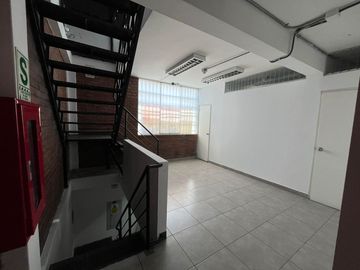 SE ALQUILA PEQUEÑO EDIFICIO PARA CALL CENTER y OFICINA