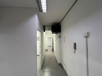 SE ALQUILA PEQUEÑO EDIFICIO PARA CALL CENTER y OFICINA