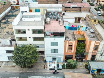 SE ALQUILA PEQUEÑO EDIFICIO PARA  CALL CENTER y OFICINA  DESCRIPCION