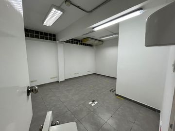 SE ALQUILA PEQUEÑO EDIFICIO PARA  CALL CENTER y OFICINA  DESCRIPCION