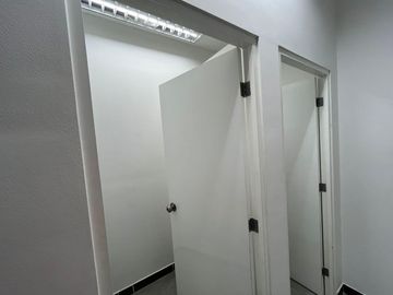 SE ALQUILA PEQUEÑO EDIFICIO PARA  CALL CENTER y OFICINA  DESCRIPCION