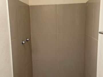 CASA EN VENTA, STRATA RESIDENCIAL