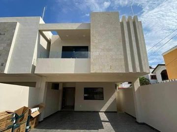 CASA EN VENTA COL. AMPLIACIÓN UNIDAD NACIONAL CD. MADERO