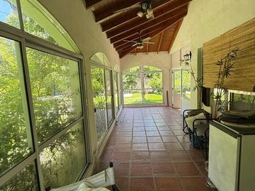 VENTA CASA  EN COUNTRY BANCO PROVINCIA