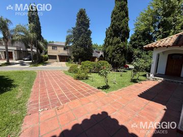 VENTA CASA  EN COUNTRY BANCO PROVINCIA