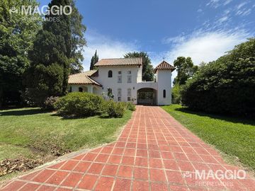 VENTA CASA  EN COUNTRY BANCO PROVINCIA