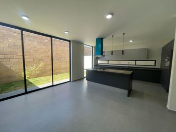 CASA EN VENTA EN COTO BOSQUETTO