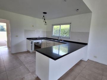 RBS. HERMOSA CASA EN EL CAMPO FINCAS EXCLUSIVAS, CARDALES.