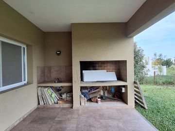 RBS. HERMOSA CASA EN EL CAMPO FINCAS EXCLUSIVAS, CARDALES.