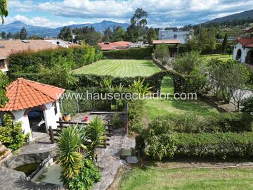 Casa con Dormitorio en Planta Baja y Cabaña | Terreno bifamiliar de 2.875 m2 en Urbanización Privada