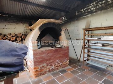 Casa con Dormitorio en Planta Baja y Cabaña | Terreno bifamiliar de 2.875 m2 en Urbanización Privada