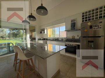 Casa 4 dormitorios piscina gran lote 2170m2 Barrio Chacras de la Reserva Cardales