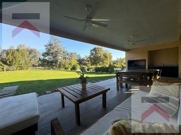 Casa 4 dormitorios piscina gran lote 2170m2 Barrio Chacras de la Reserva Cardales