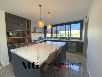 Casa en  venta, 7 ambientes - Terralagos, Canning