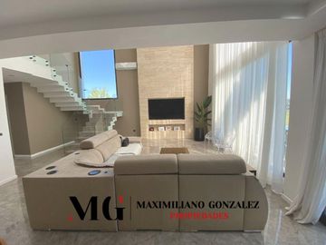 Casa en  venta, 7 ambientes - Terralagos, Canning