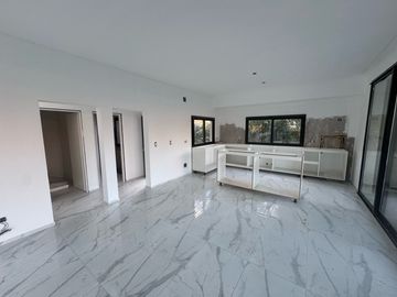 Casa de 4 dormitorios en venta en Haras Santa Maria, Escobar