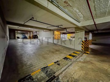 OCASIÓN PENTHOUSE -VISTA EXTERNA CON 2 COCHERAS Y DEPOSITO LIMITE CON SAN ISIDRO