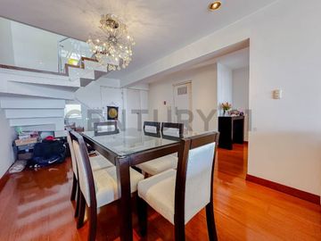 OCASIÓN PENTHOUSE -VISTA EXTERNA CON 2 COCHERAS Y DEPOSITO LIMITE CON SAN ISIDRO