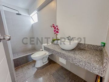 OCASIÓN PENTHOUSE -VISTA EXTERNA CON 2 COCHERAS Y DEPOSITO LIMITE CON SAN ISIDRO