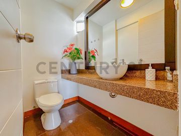 OCASIÓN PENTHOUSE -VISTA EXTERNA CON 2 COCHERAS Y DEPOSITO LIMITE CON SAN ISIDRO