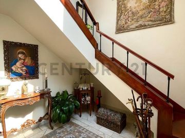 ¡VIVE EL LUJO EN LA AURORA, MIRAFLORES!