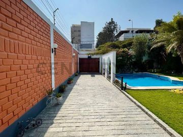 ¡VIVE EL LUJO EN LA AURORA, MIRAFLORES!