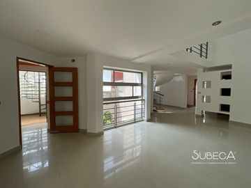 Casa en Venta Fraccionamiento Privado, Con Departamento incluido