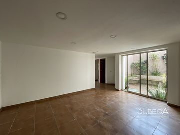 Casa en Venta Fraccionamiento Privado, Con Departamento incluido
