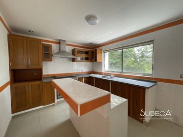 Casa en Venta Fraccionamiento Privado, Con Departamento incluido