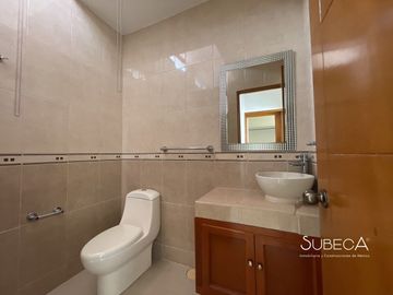 Casa en Venta Fraccionamiento Privado, Con Departamento incluido