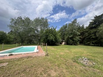 ROLDÁN -RAIGALES BARRIO CERRADO- ViVIENDA  SOBRE 6000 m2  - PISCINA