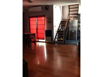 VENTA DUPLEX DE PASILLO 2 DORMITORIOS MAS ESCRITORIO