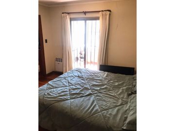 VENTA DUPLEX DE PASILLO 2 DORMITORIOS MAS ESCRITORIO