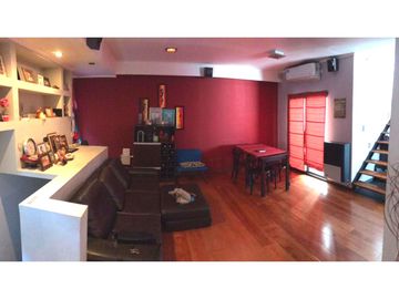 VENTA DUPLEX DE PASILLO 2 DORMITORIOS MAS ESCRITORIO