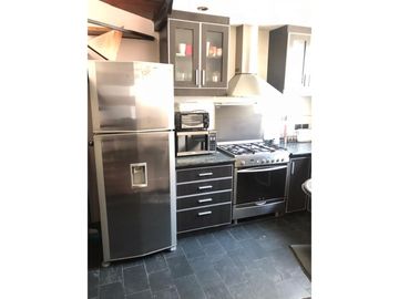 VENTA DUPLEX DE PASILLO 2 DORMITORIOS MAS ESCRITORIO